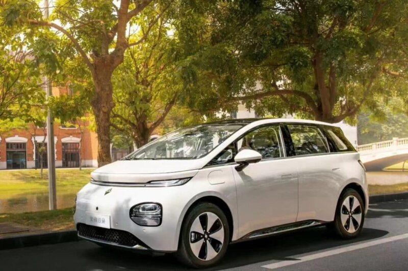 Baojun Yunduo 2023 с необычным салоном готовится к старту продаж