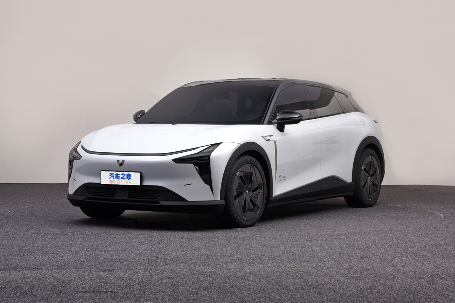 Jidu Robo-01 2023 года от Geely появился в автосалонах России