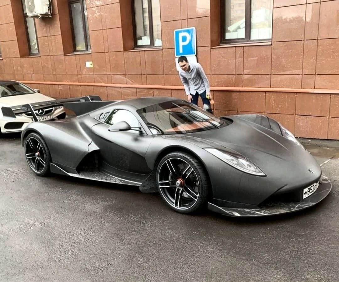Российскую замену Mercedes McLaren показали на живых фото из Москвы