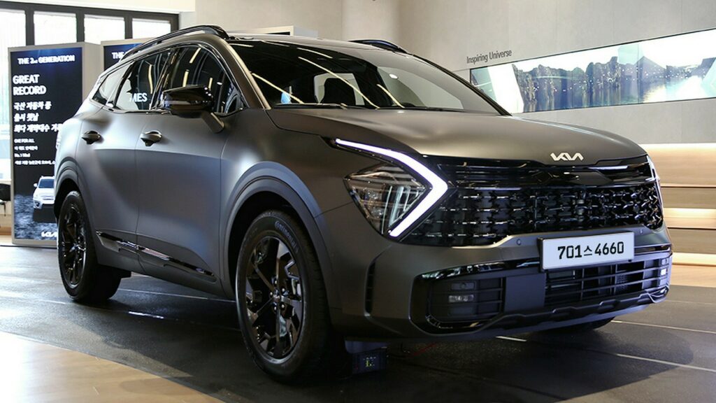  2024 Kia ​​Sportage 30th Anniversary Edition сочетает в себе черную отделку с зеленым интерьером