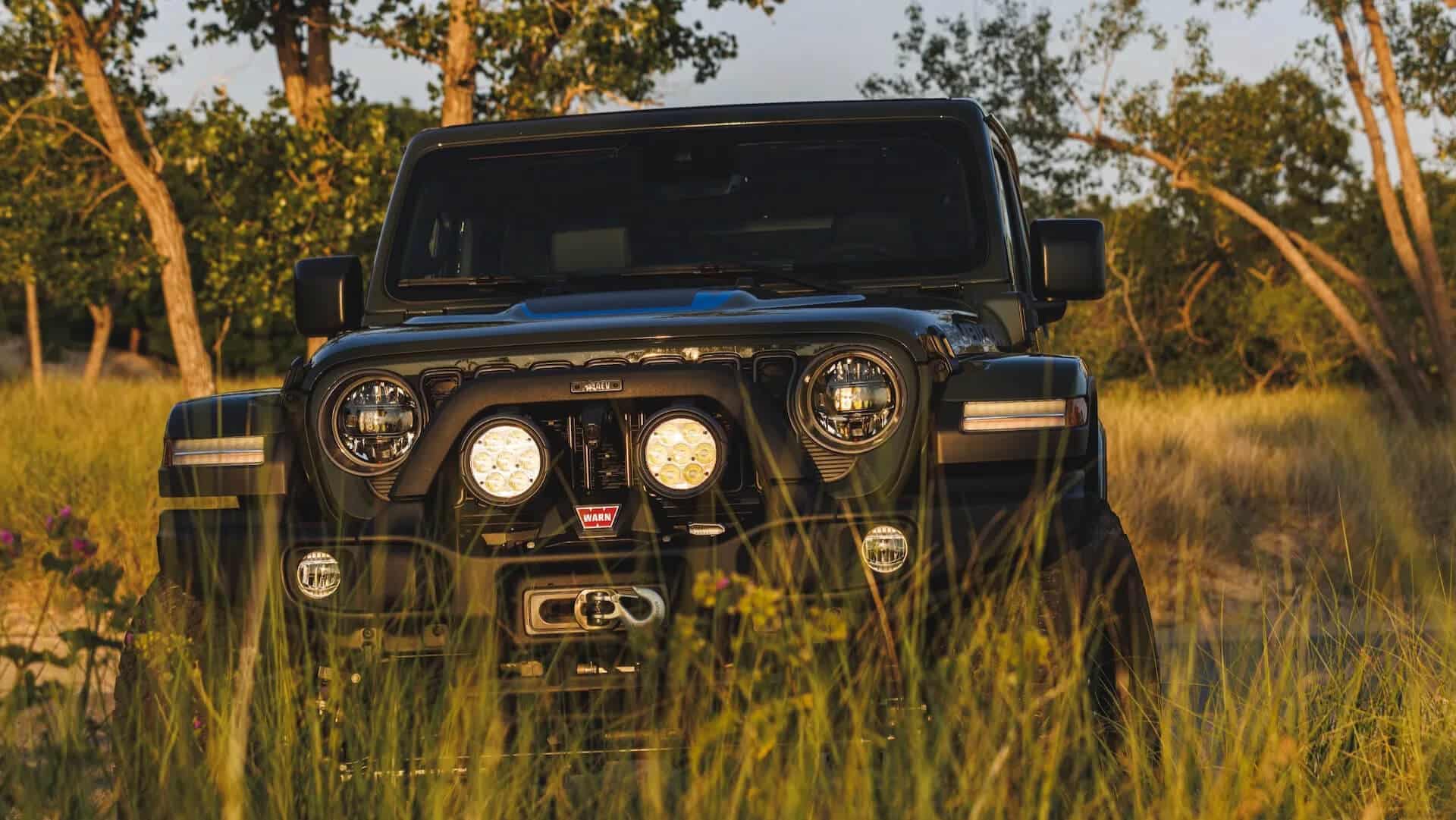 Jeep Wrangler стал непобедимым на дорогах: машина получила экстремальный тюнинг-комплект