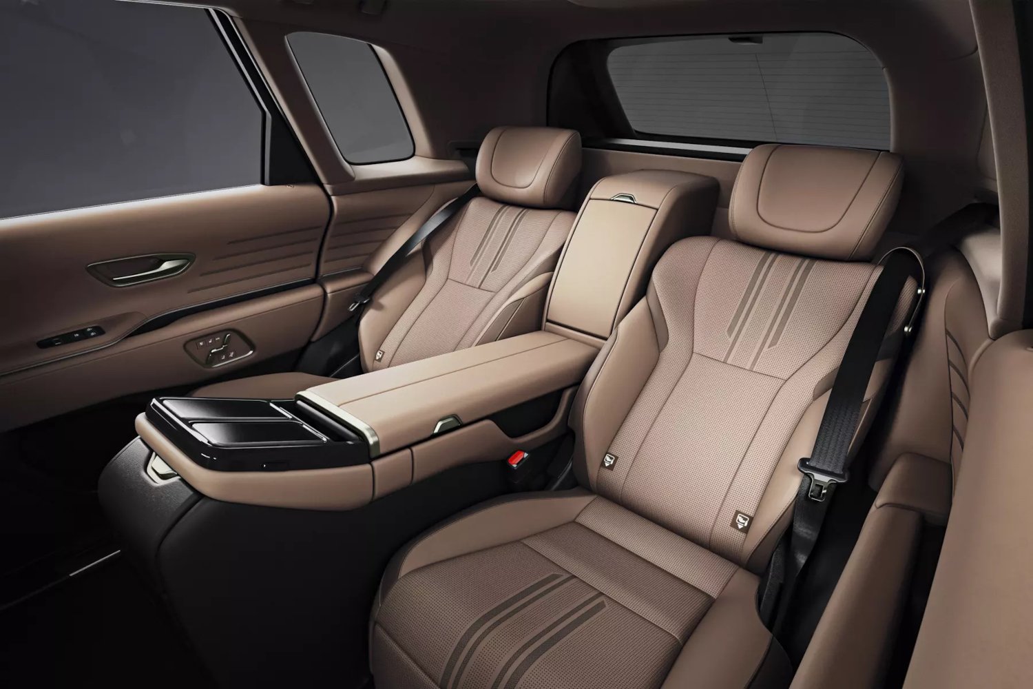 Роскошный кроссовер Toyota Century