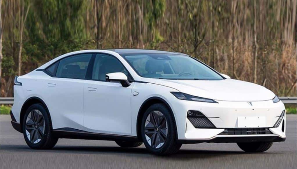 Уже продано более 100 тысяч автомобилей