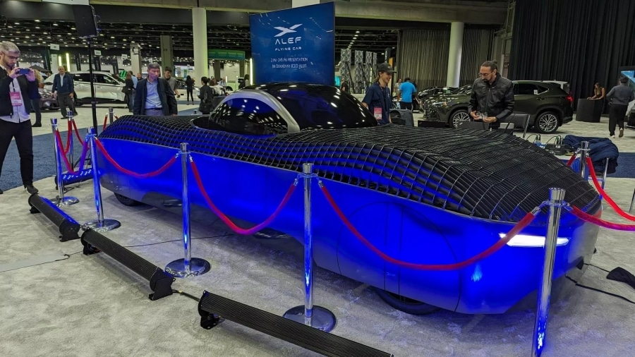Летающий электромобиль Alef Model A: без крыльев, но с 8 электродвигателями