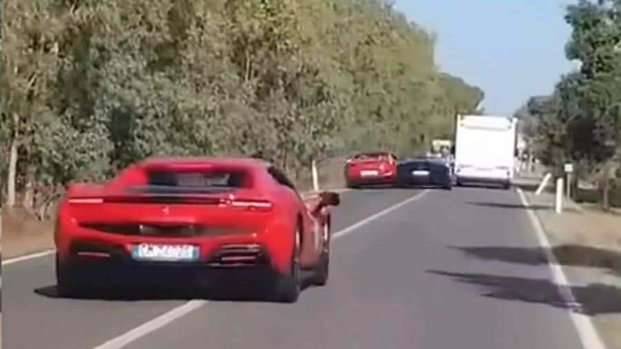 Два человека погибли в аварии Lamborghini и Ferrari в Италии