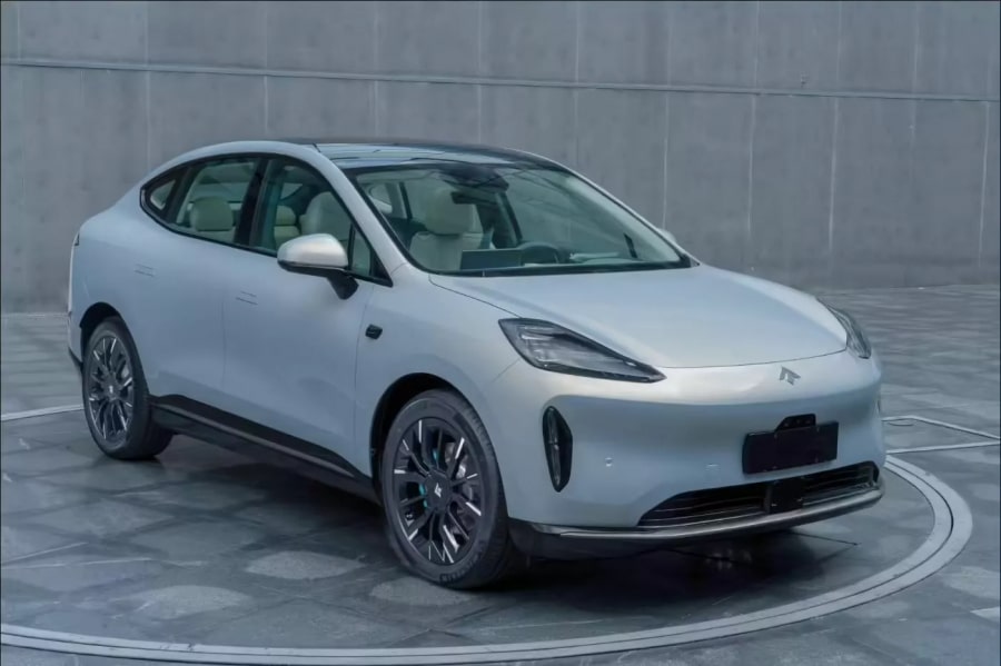 GAC Aion показал электрический кроссовер Hyper HT с дверями, как у Tesla Model X