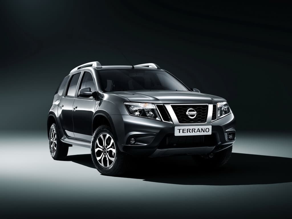 В России за бесценок продают иномарки, в том числе внедорожник Ford Explorer: их изъяли у должников