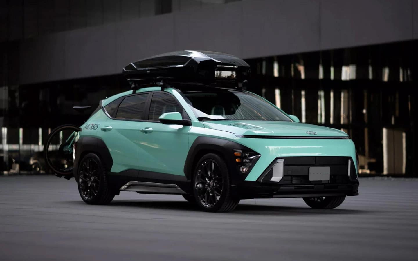 Модель Hyundai Kona Jayde представлена ​​на фото