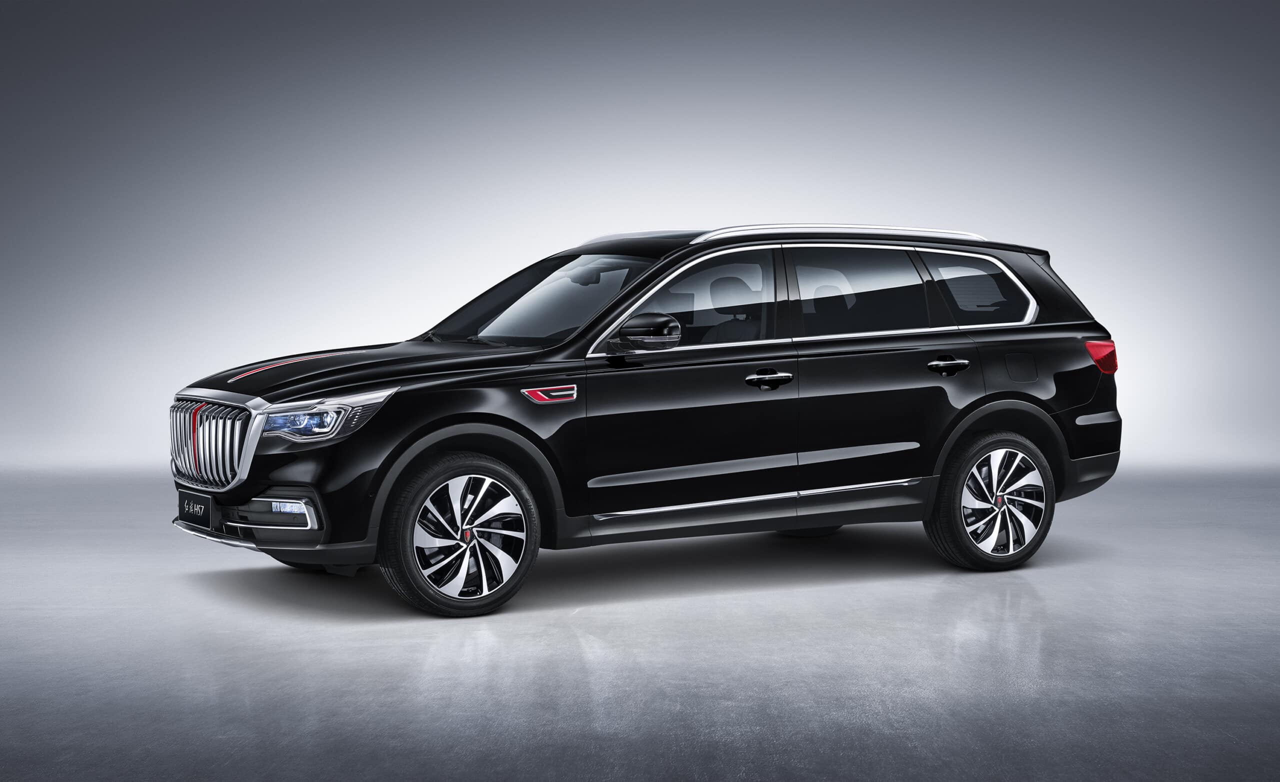 Россиянам теперь доступен новый полноприводный кроссовер Hongqi HS7 с 7-местным салоном: объявлены цены