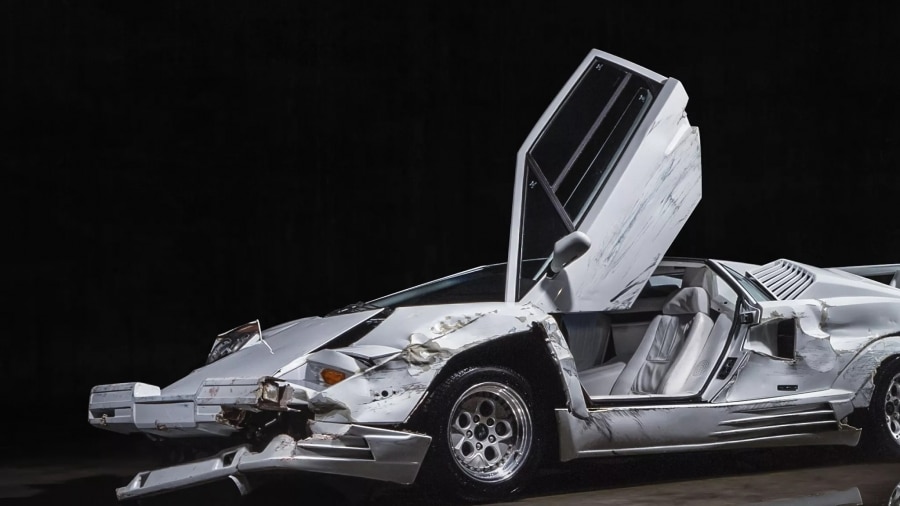 Lamborghini Countach, разбитый во время съемок фильма «Волк с Уолл-стрит», выставят на аукцион.