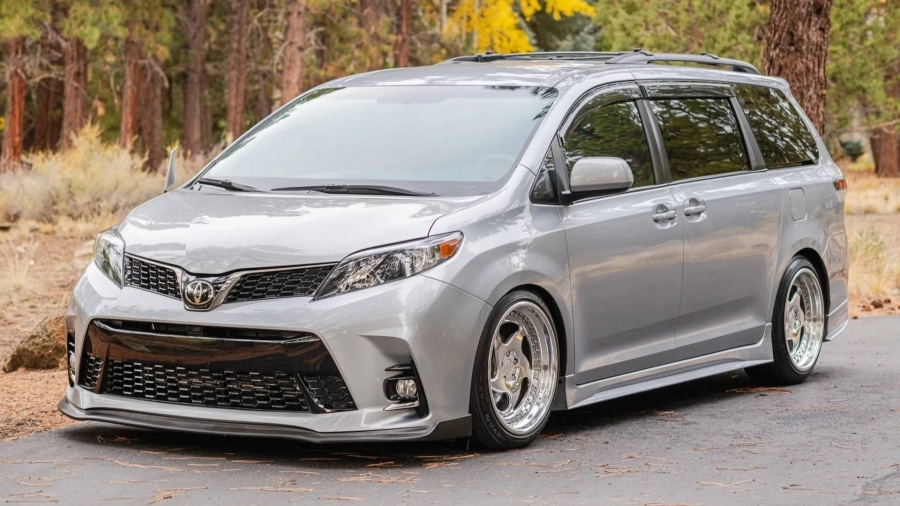 Идеальный семейный автомобиль: Toyota Sienna с двигателем Lotus Evora