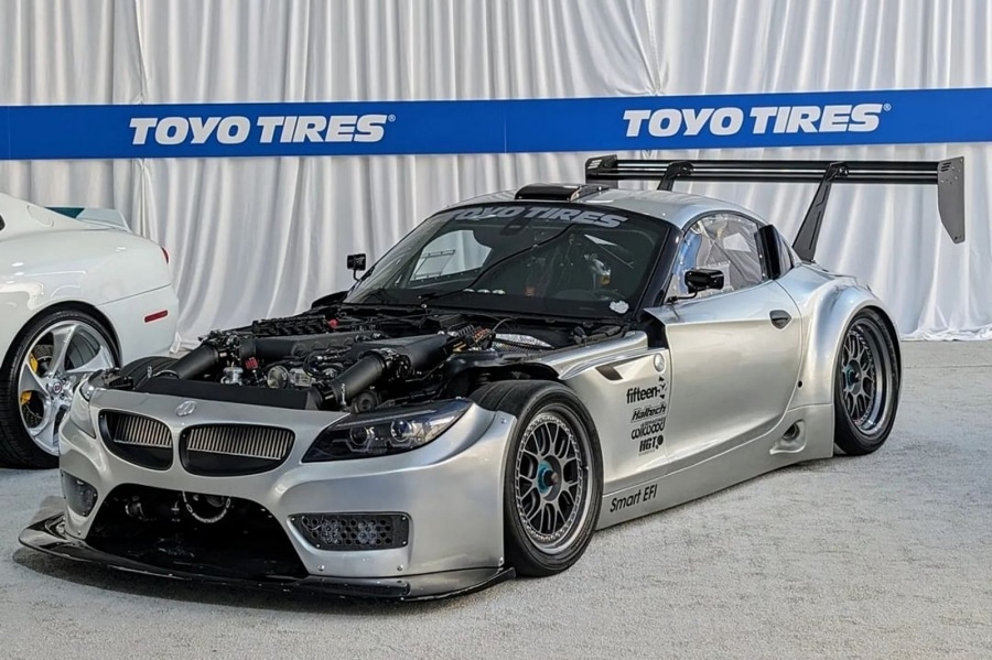 BMW Z4 с V12 от Mercedes-Benz: такое можно увидеть только на SEMA