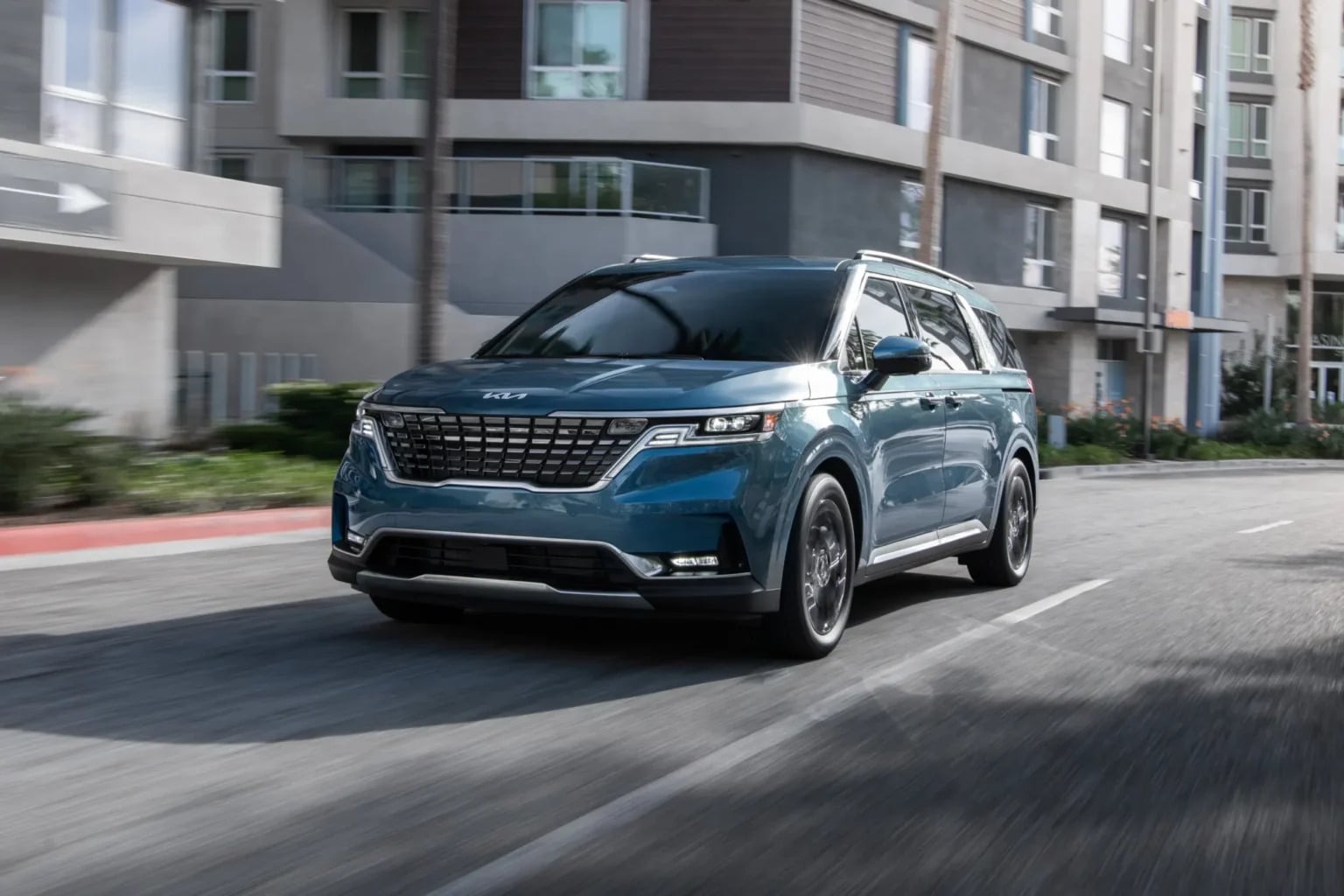 Kia Carnival 2024 получила обновление безопасности