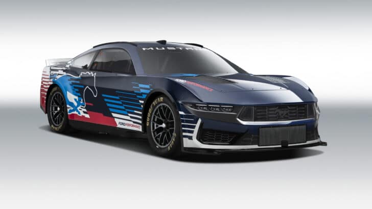 Ford Mustang 2023 готовится к гонкам NASCAR
