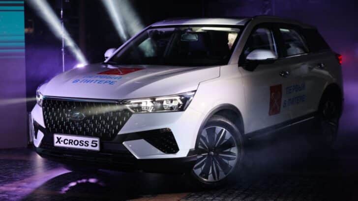 Lada X-Cross 5 2024: известно, сколько кроссов собрано