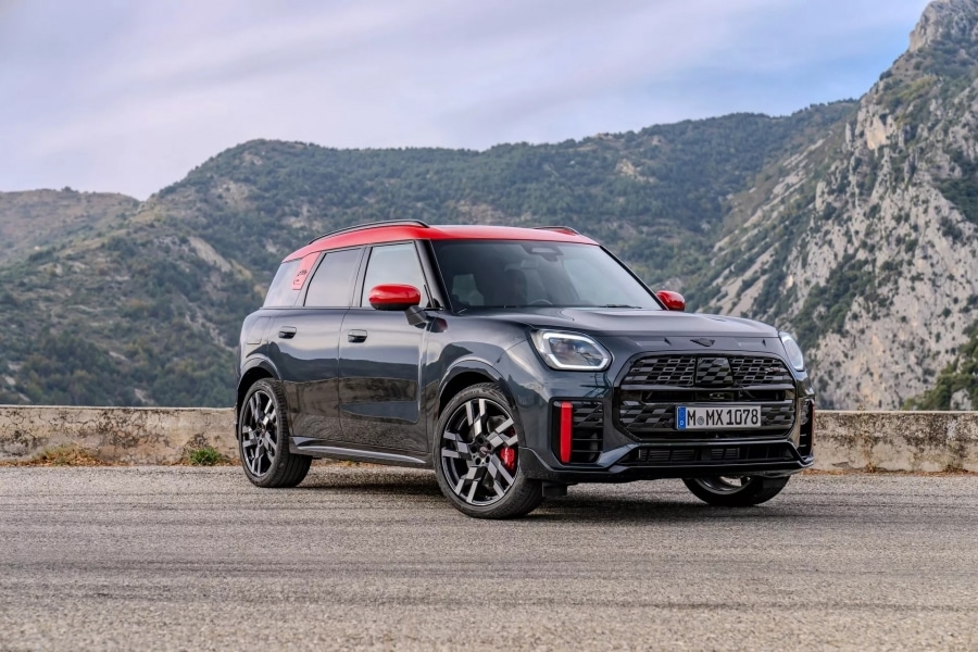 MINI Countryman JCW – сочетание практичности и двигателя мощностью 300 л.с.