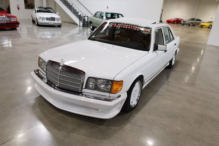 Посмотрите потрясающую коллекцию редких Mercedes 80-х и 90-х годов.