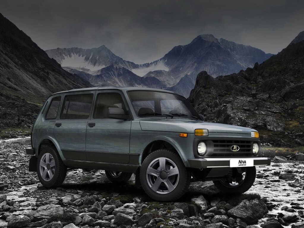 Lada Niva Travel и Legend 2024 получили АБС и двигатель Евро-5