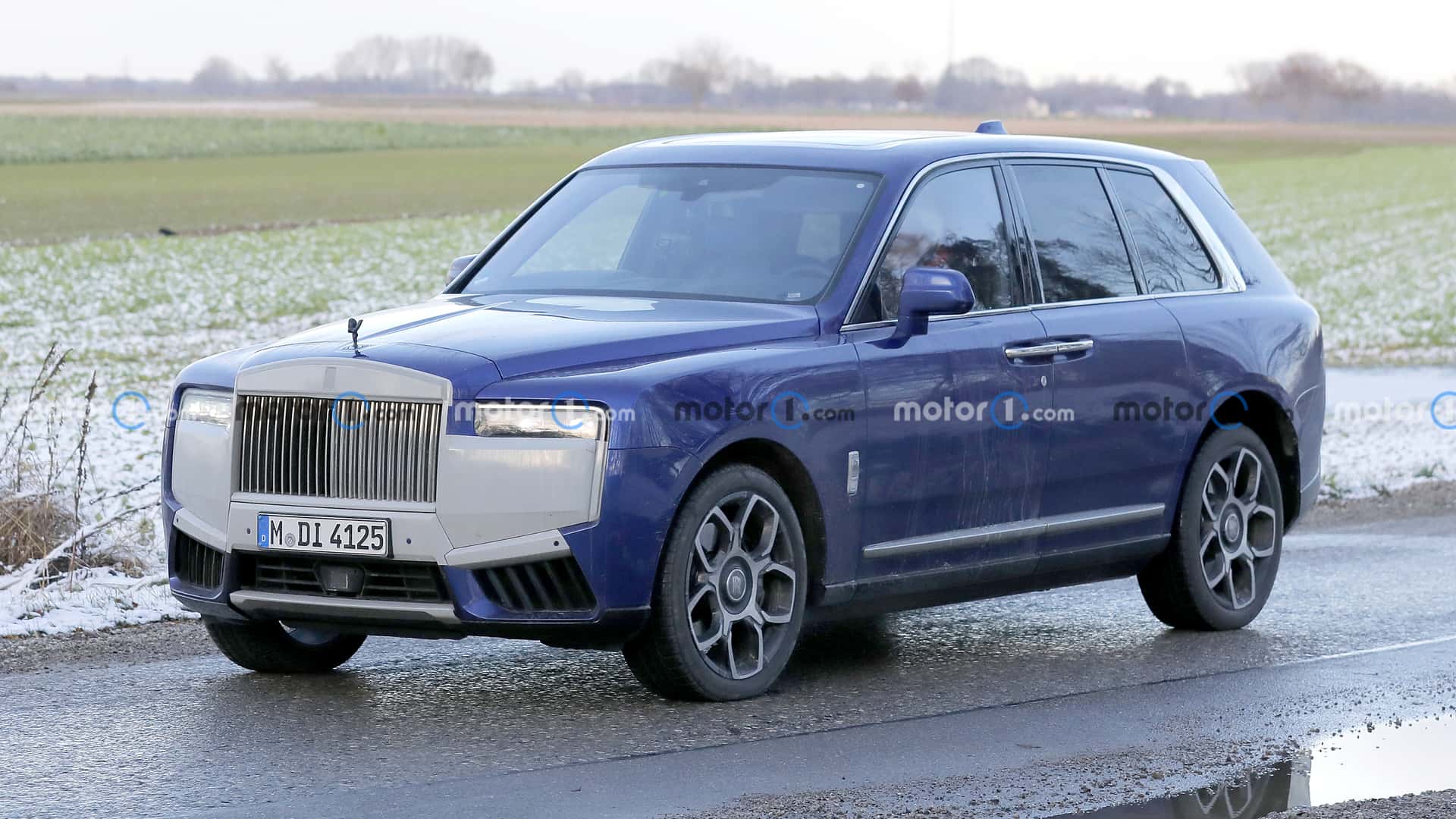 Rolls-Royce Cullinan 2024 вышел на тесты без маскировки