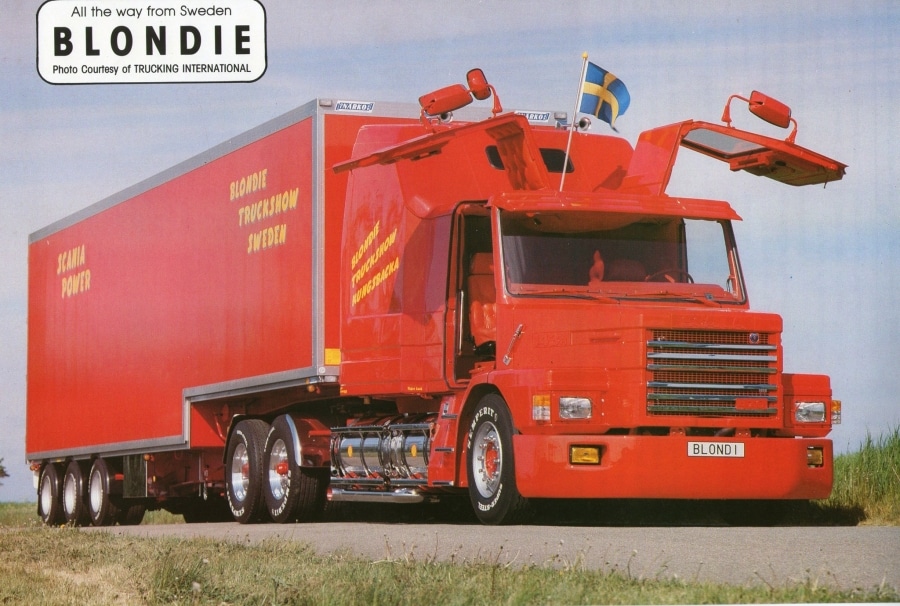 Уникальный седельный тягач Scania T143 с дверями как у Mercedes-Benz 300SL