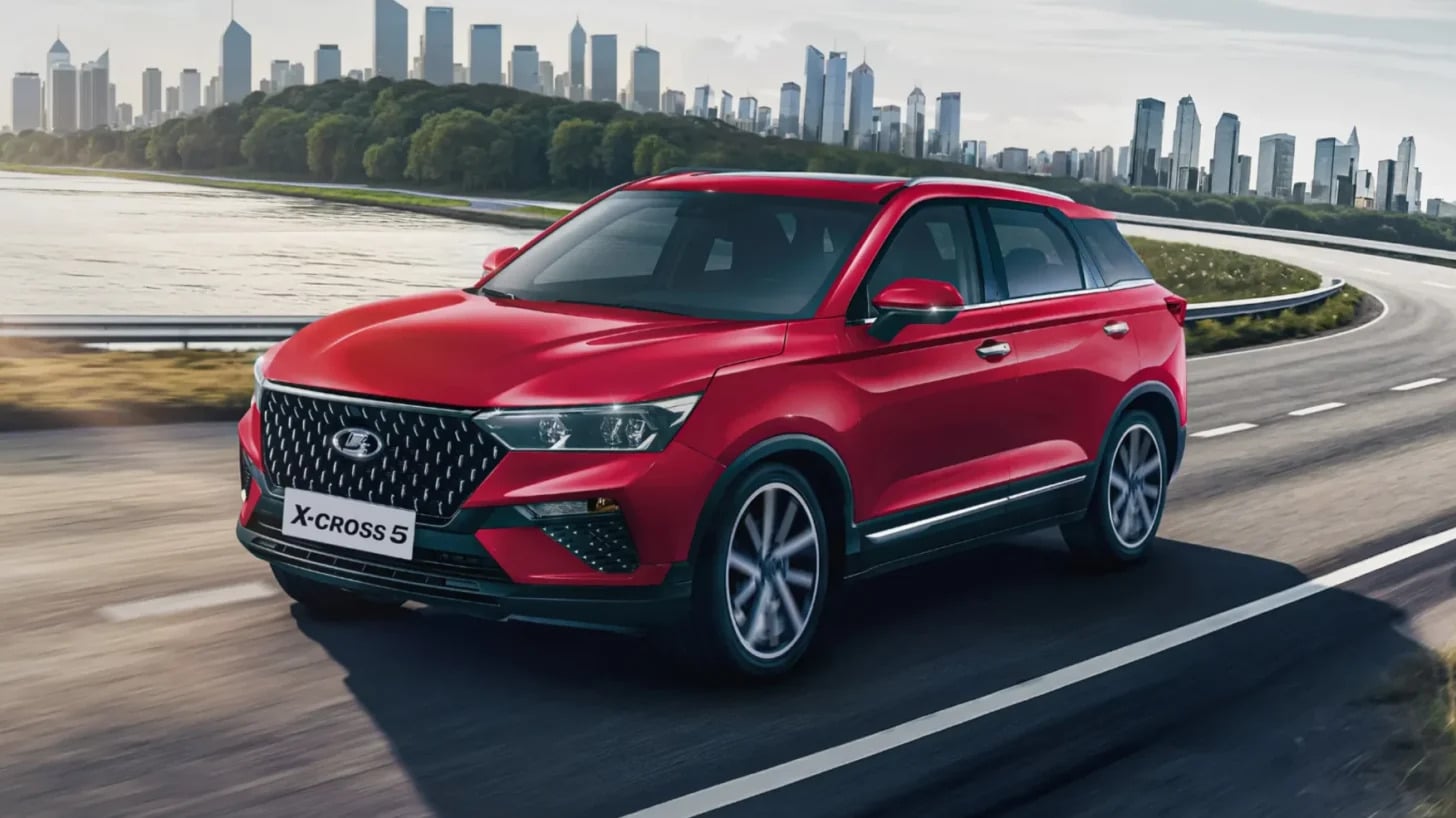 Российский кроссовер Lada X-Cross 5 исчез с официального сайта, но появился у официального дилера компании.