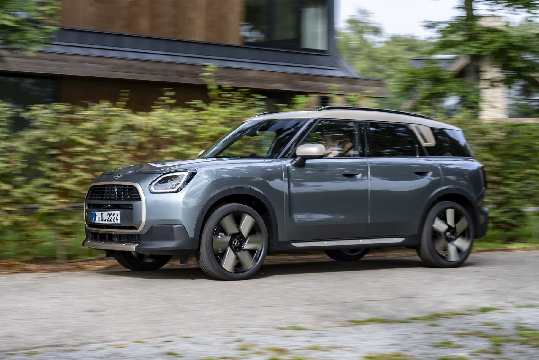 MINI Countryman 2024 получил новую базовую версию