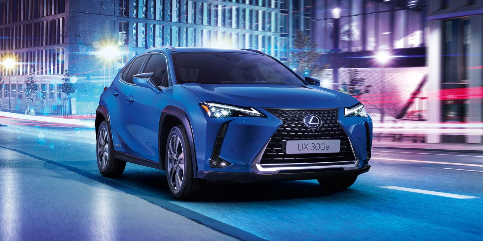 Электрический внедорожник Lexus UX300e