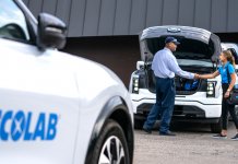 Ecolab выбирает Ford Pro™ для ускорения парка электромобилей в Северной Америке с помощью Ford F-150 Lightning и Mustang Mach-E, которые планируют достичь 100% EV в Калифорнии к 2025 году