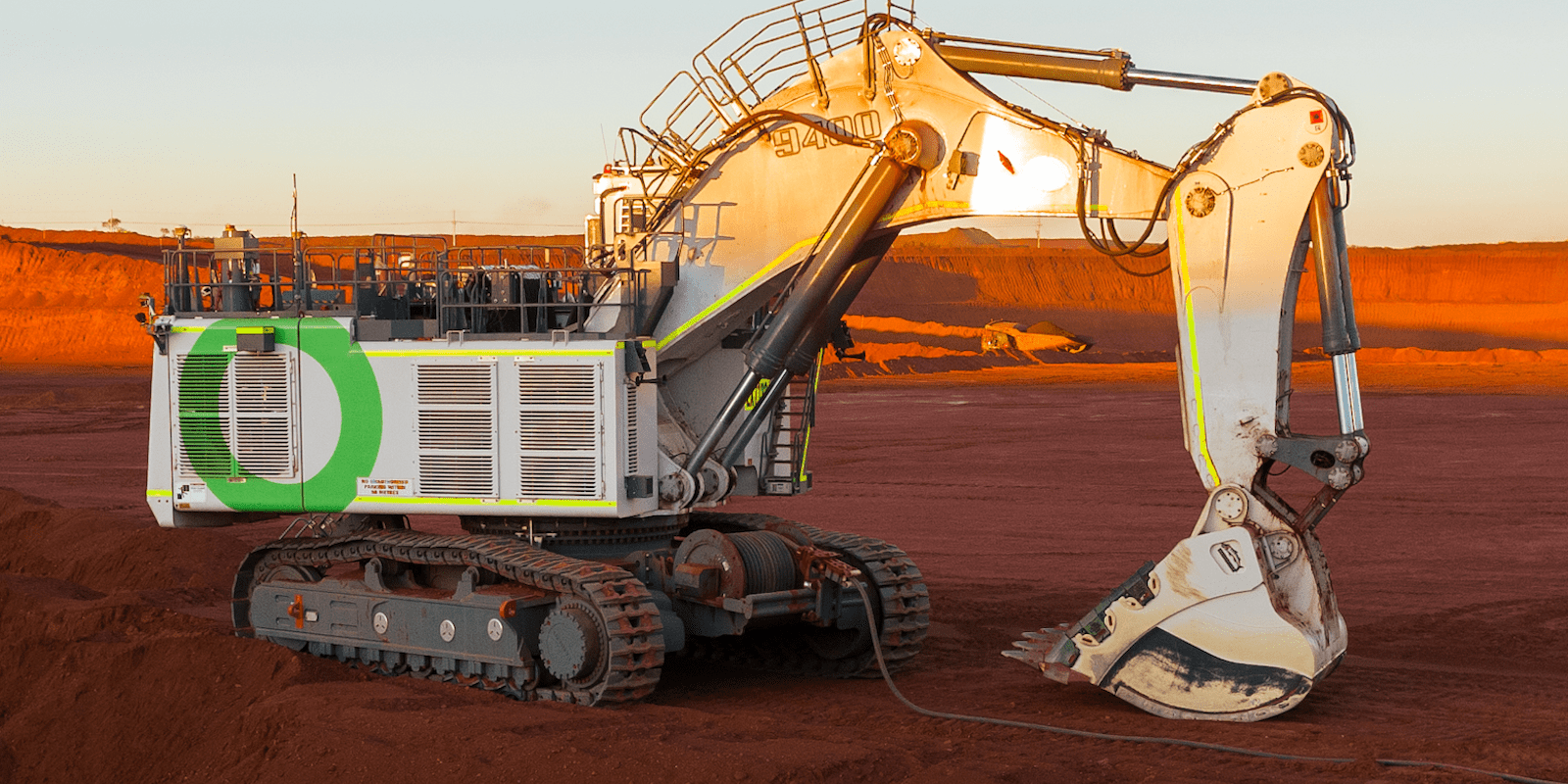 Liebherr и Fortescue переводят экскаватор R 9400 на электрическую конфигурацию