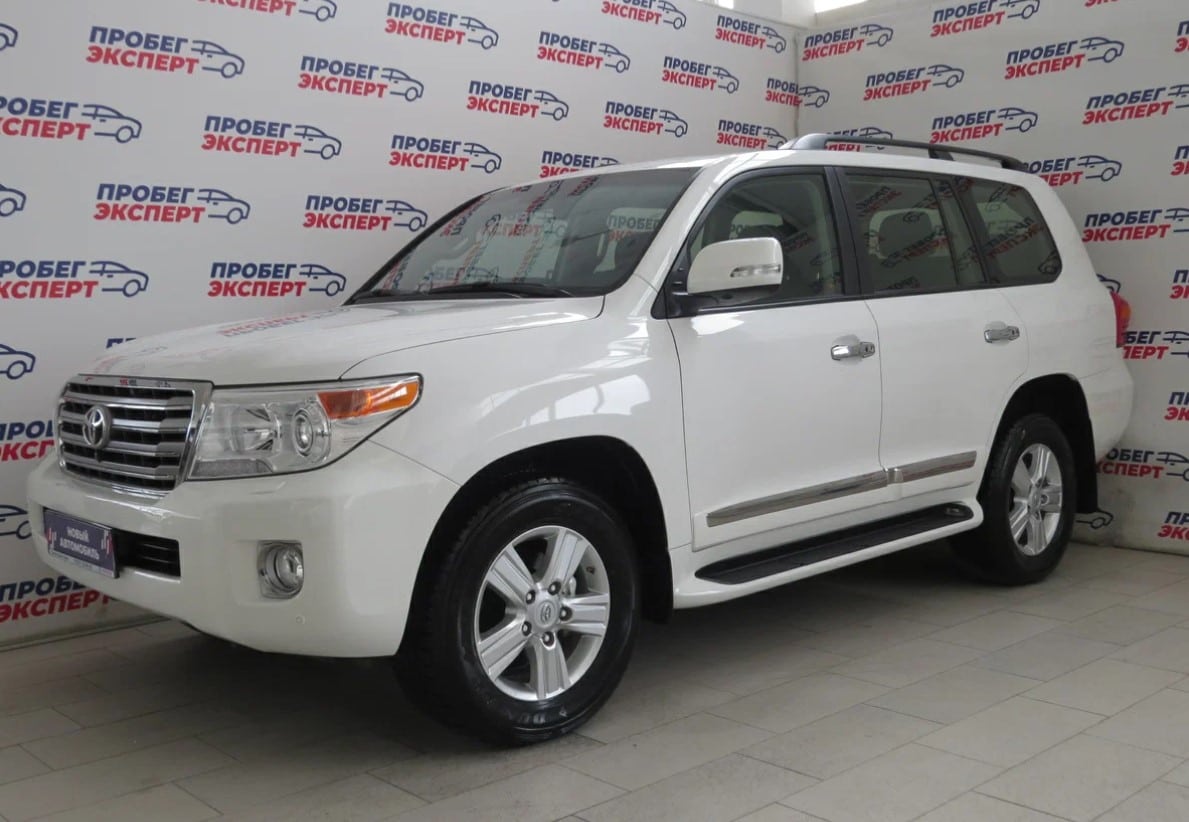 Toyota Land Cruiser 2015 выставлен на продажу в России