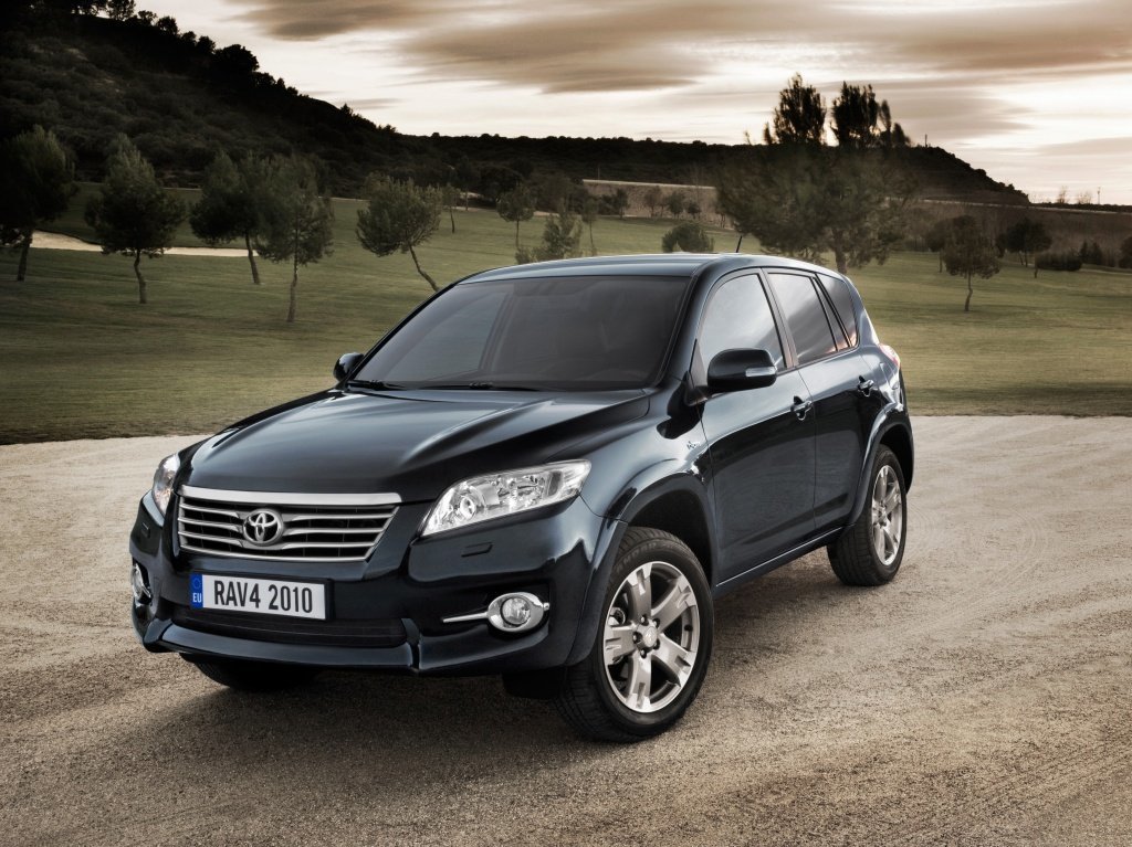 Toyota RAV4 2005-2013: представлен подробный обзор кросса