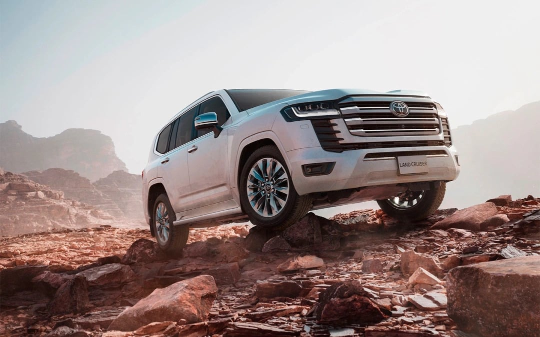 Toyota Land Cruiser 300 2024 подешевел в России