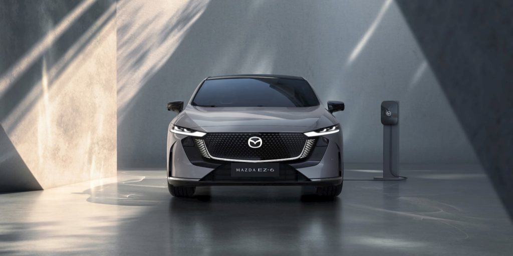 Mazda-первый-электромобиль-седан