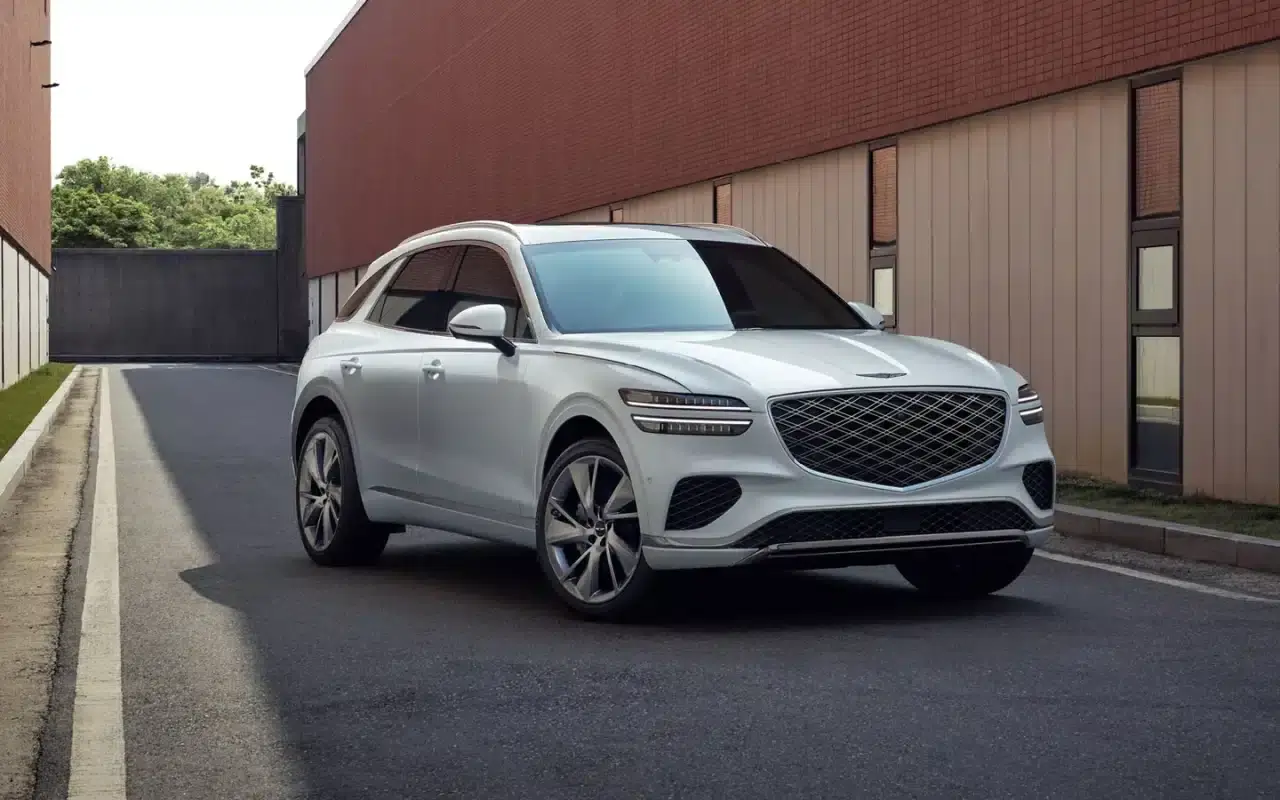 Genesis GV70 2024 продается в России за 14 миллионов рублей