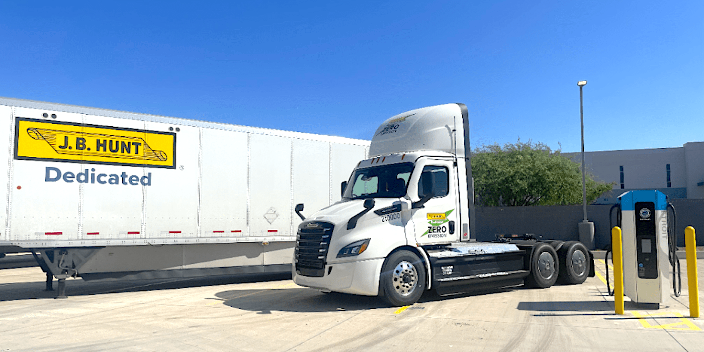 Daimler Truck North America запускает первый маршрут по продаже электрических грузовиков в Аризоне с JB Hunt