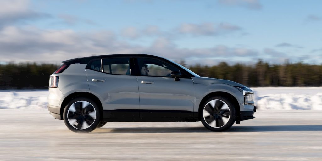 Volvo-EX30-EV-продажа