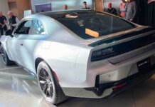 Dodge Charger Daytona EV набирает обороты Chicago Drives Electric [part 2]
